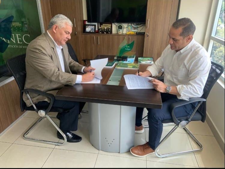 Firma del convenio entre DELBAL y Acorbanec